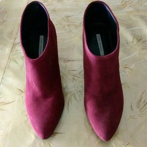 Zara Women Suede heeled ankle Boots, Burgundy